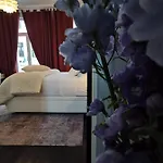 Chantilly Townhouse * גנט